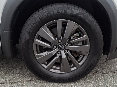 2023 Nissan Pathfinder SV