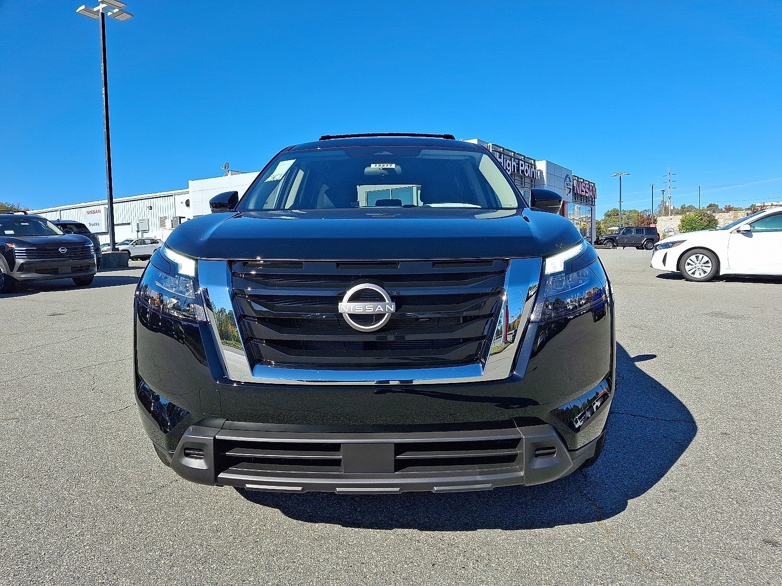 2025 Nissan Pathfinder SV