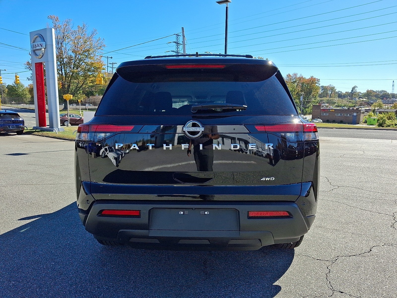 2025 Nissan Pathfinder SV