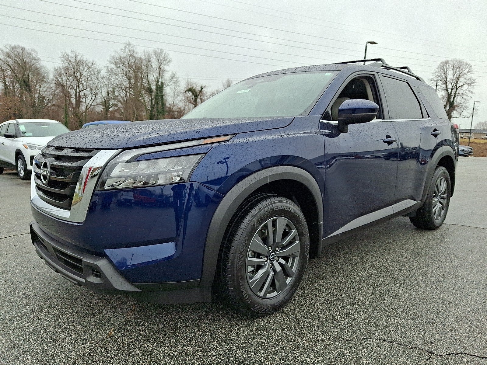 2025 Nissan Pathfinder SV