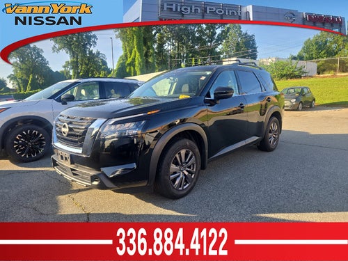 2023 Nissan Pathfinder SV