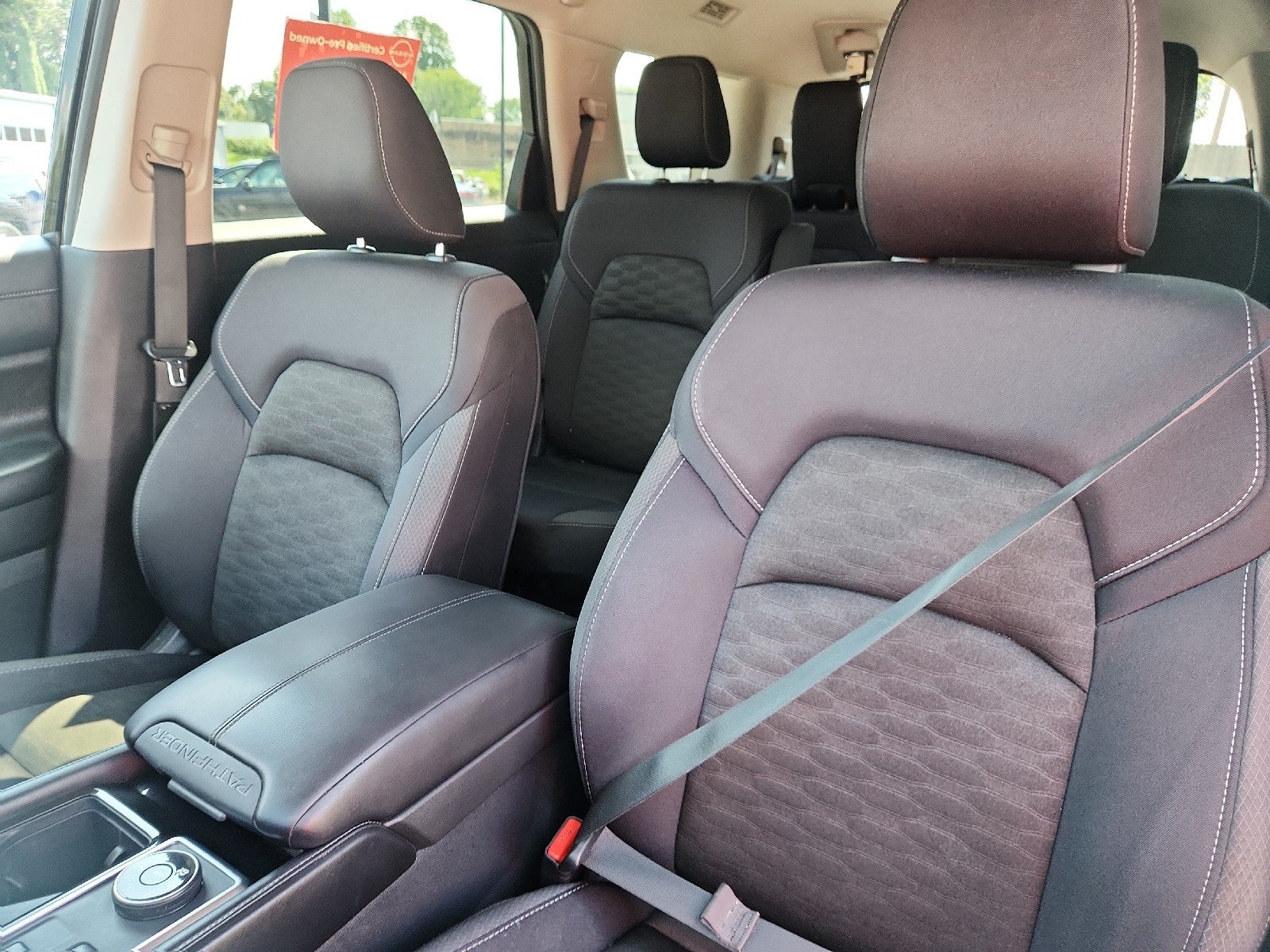 2023 Nissan Pathfinder SV