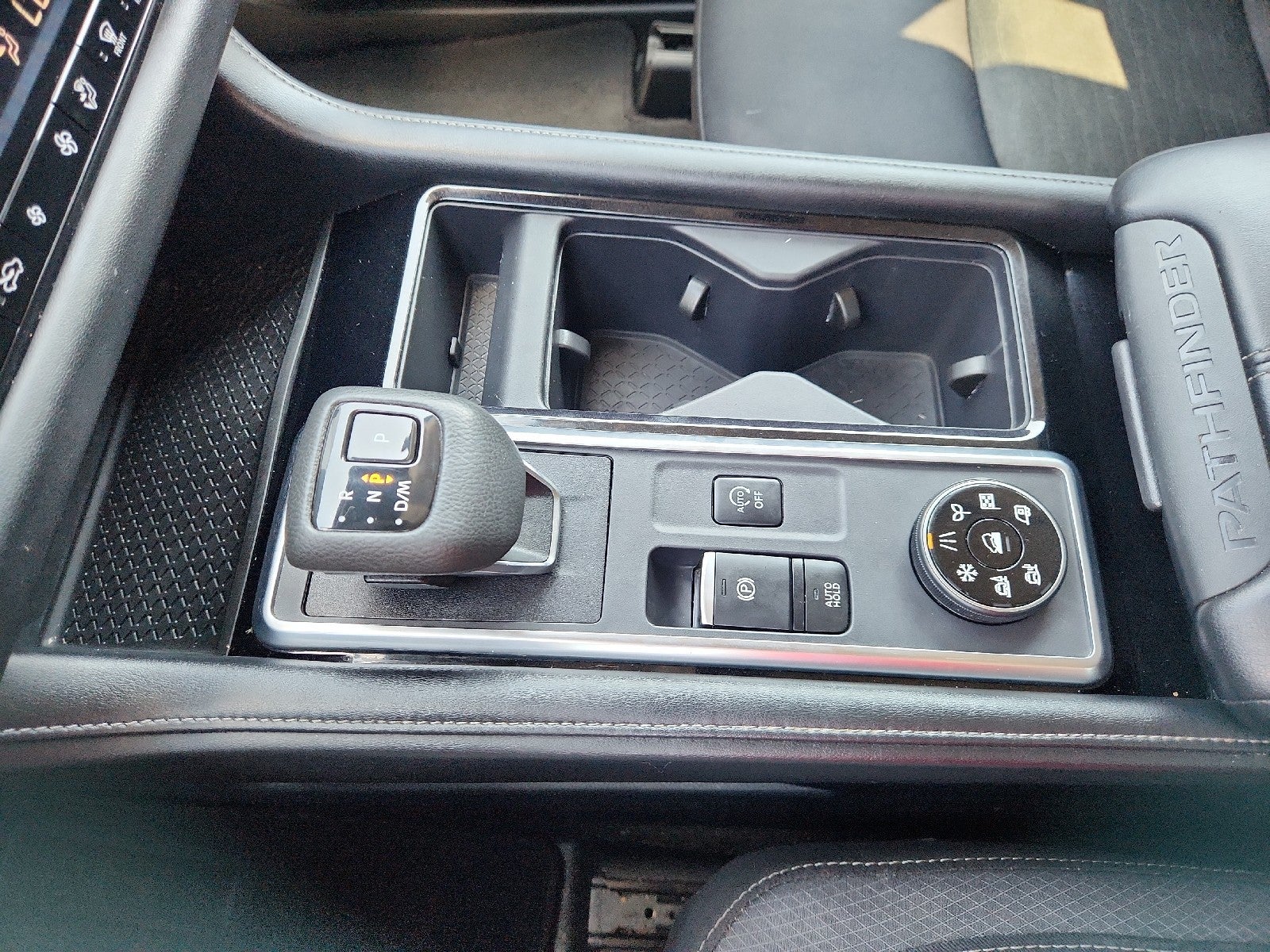 2023 Nissan Pathfinder SV