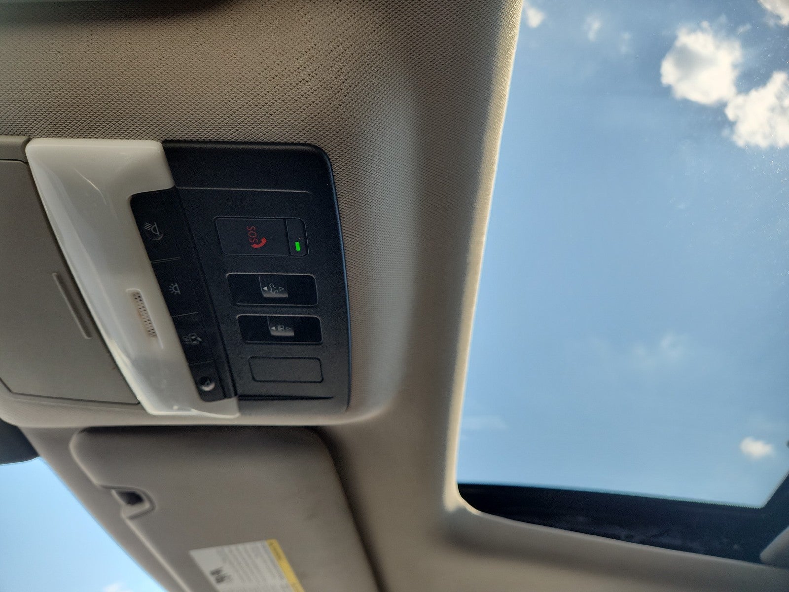 2023 Nissan Pathfinder SV