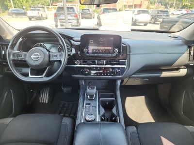 2023 Nissan Pathfinder SV