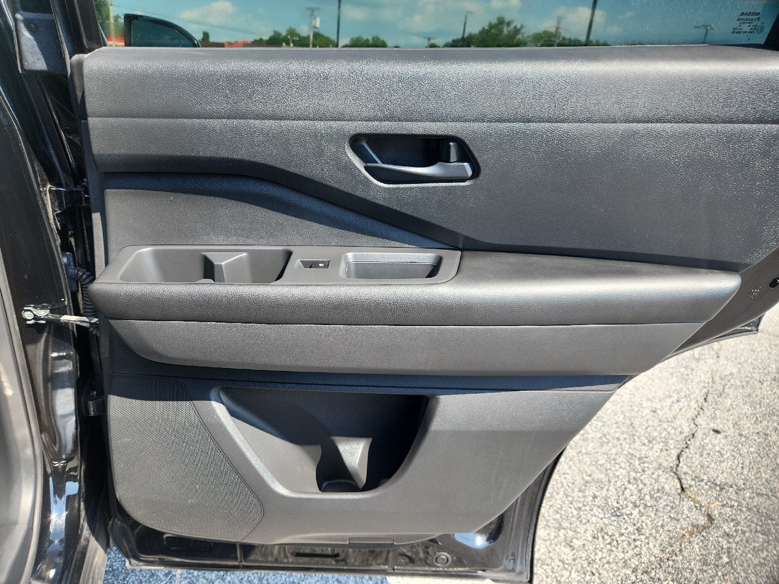 2023 Nissan Pathfinder SV