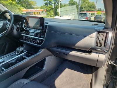2023 Nissan Pathfinder SV