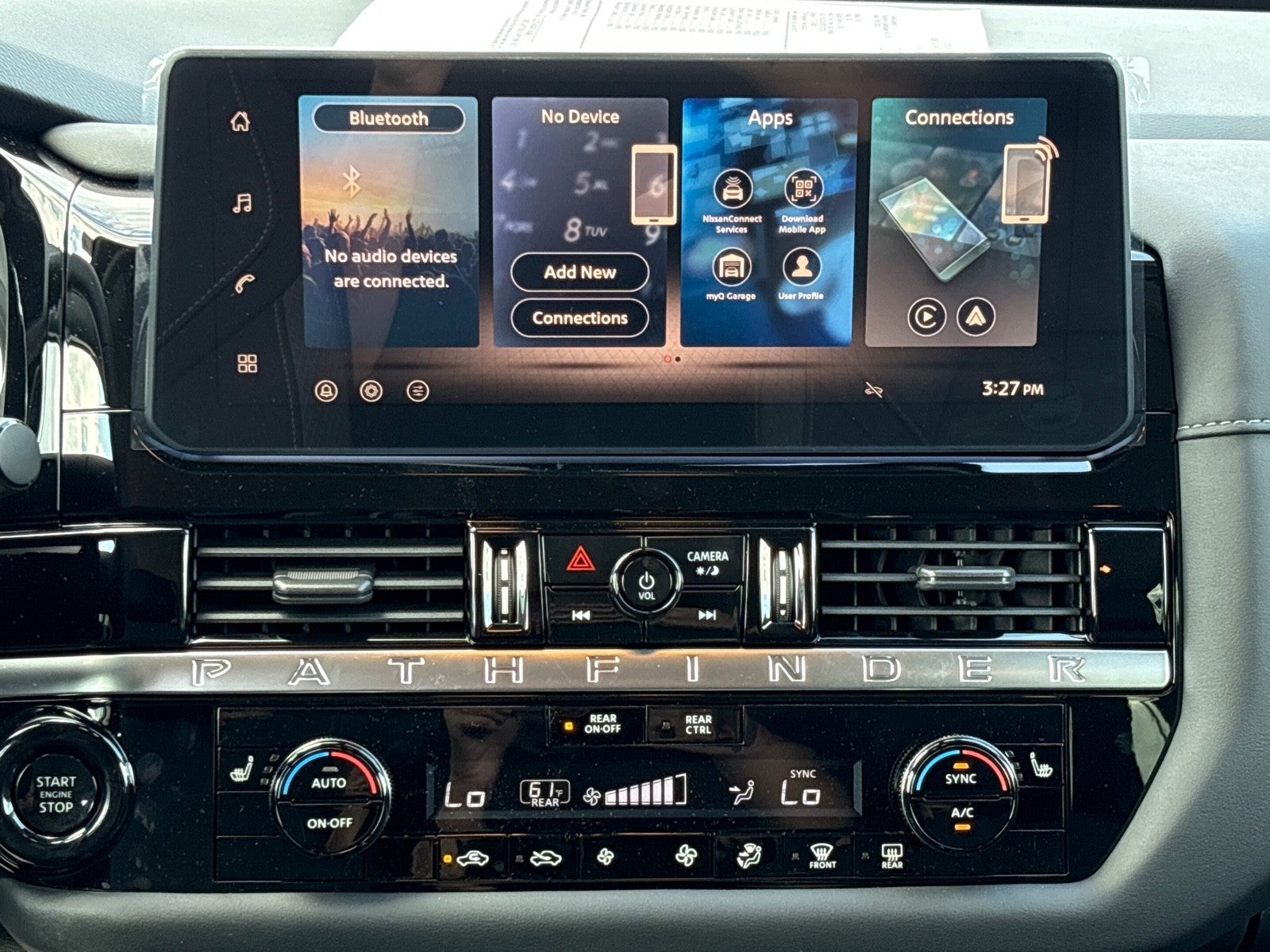 2026 Nissan Pathfinder SV