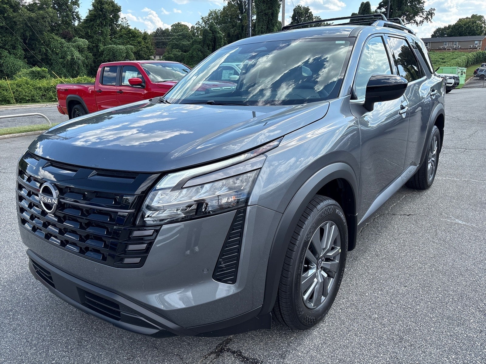 2026 Nissan Pathfinder SV