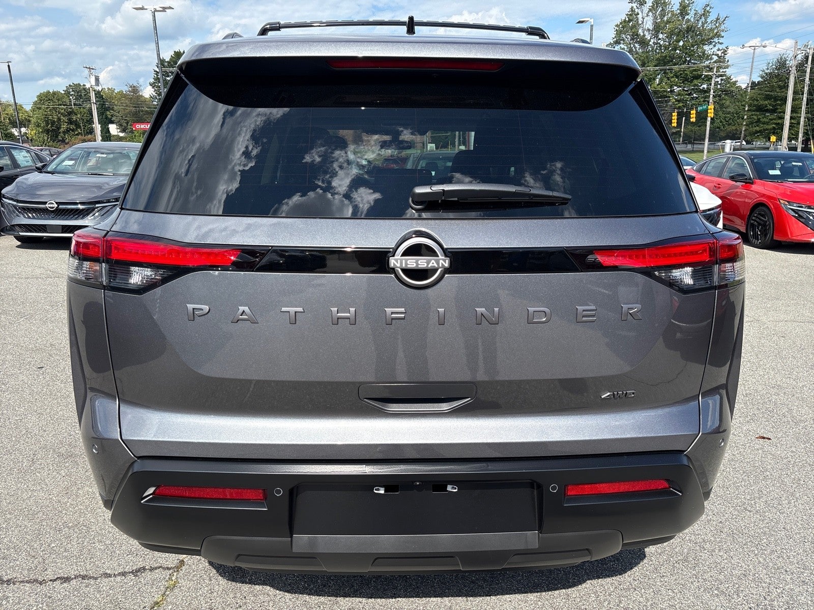 2026 Nissan Pathfinder SV