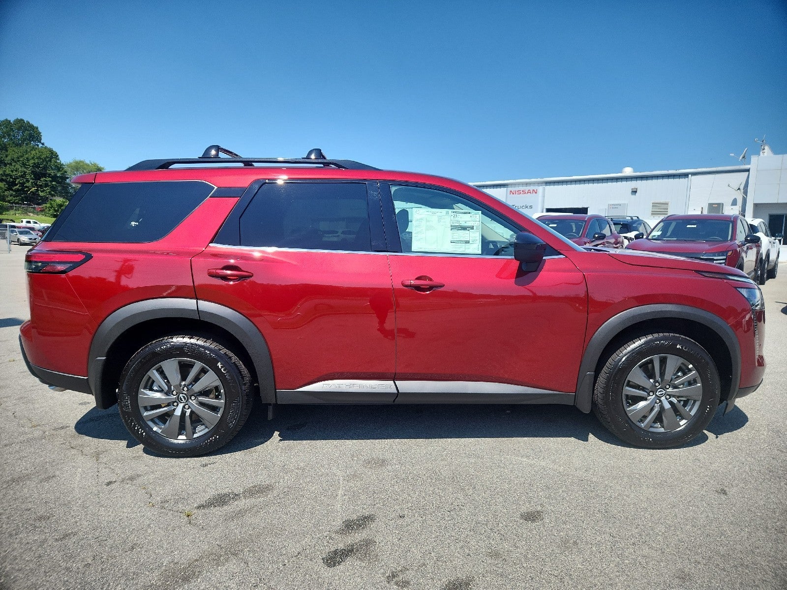 2026 Nissan Pathfinder SV