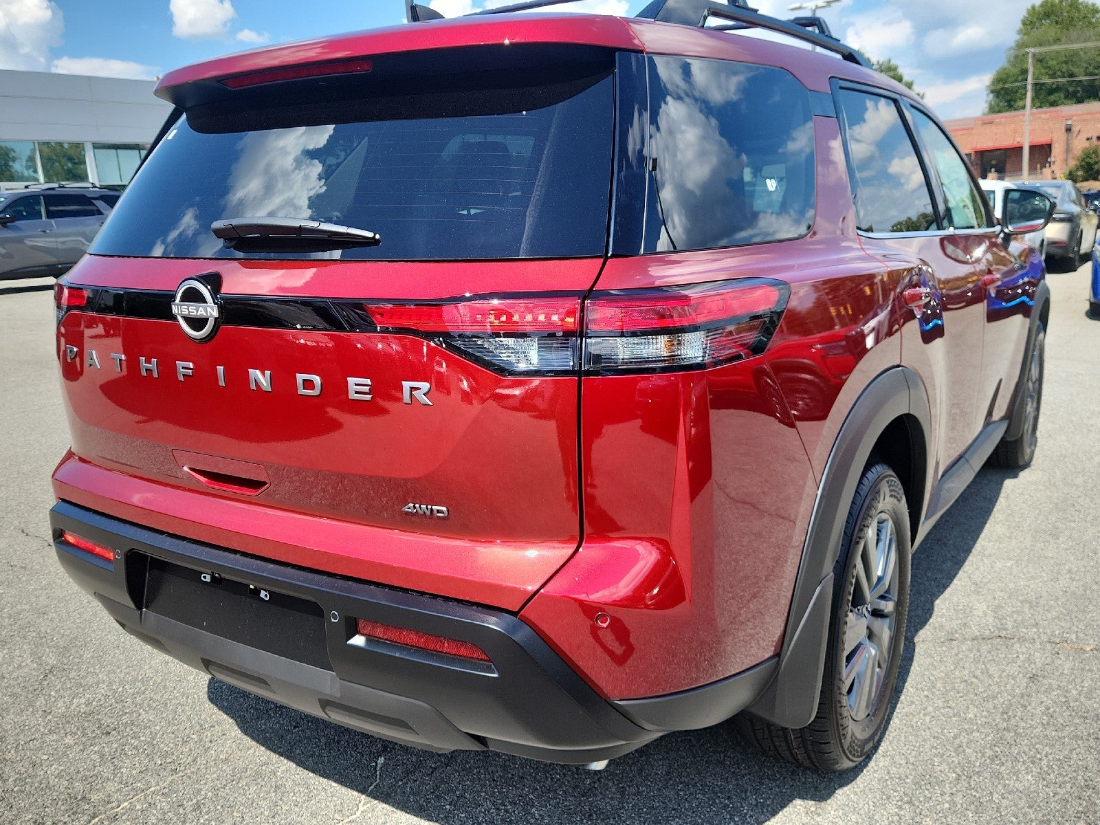 2026 Nissan Pathfinder SV