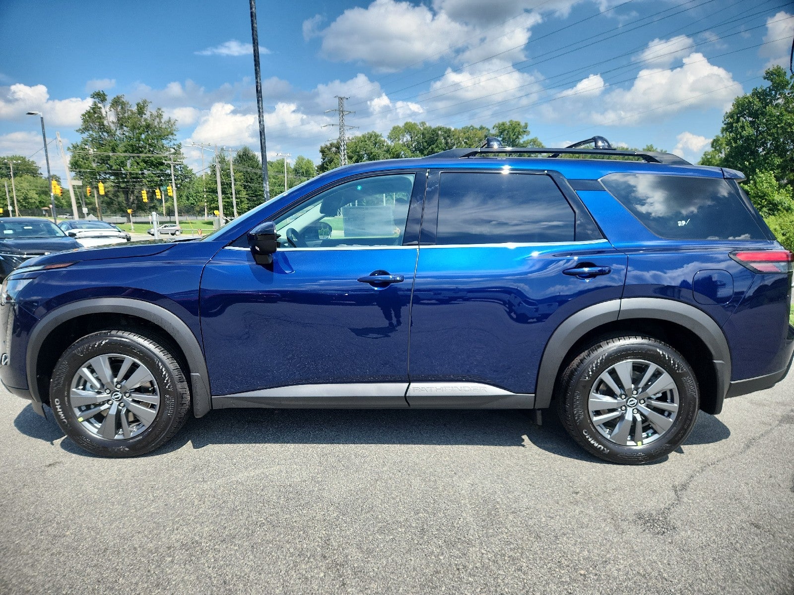 2026 Nissan Pathfinder SV