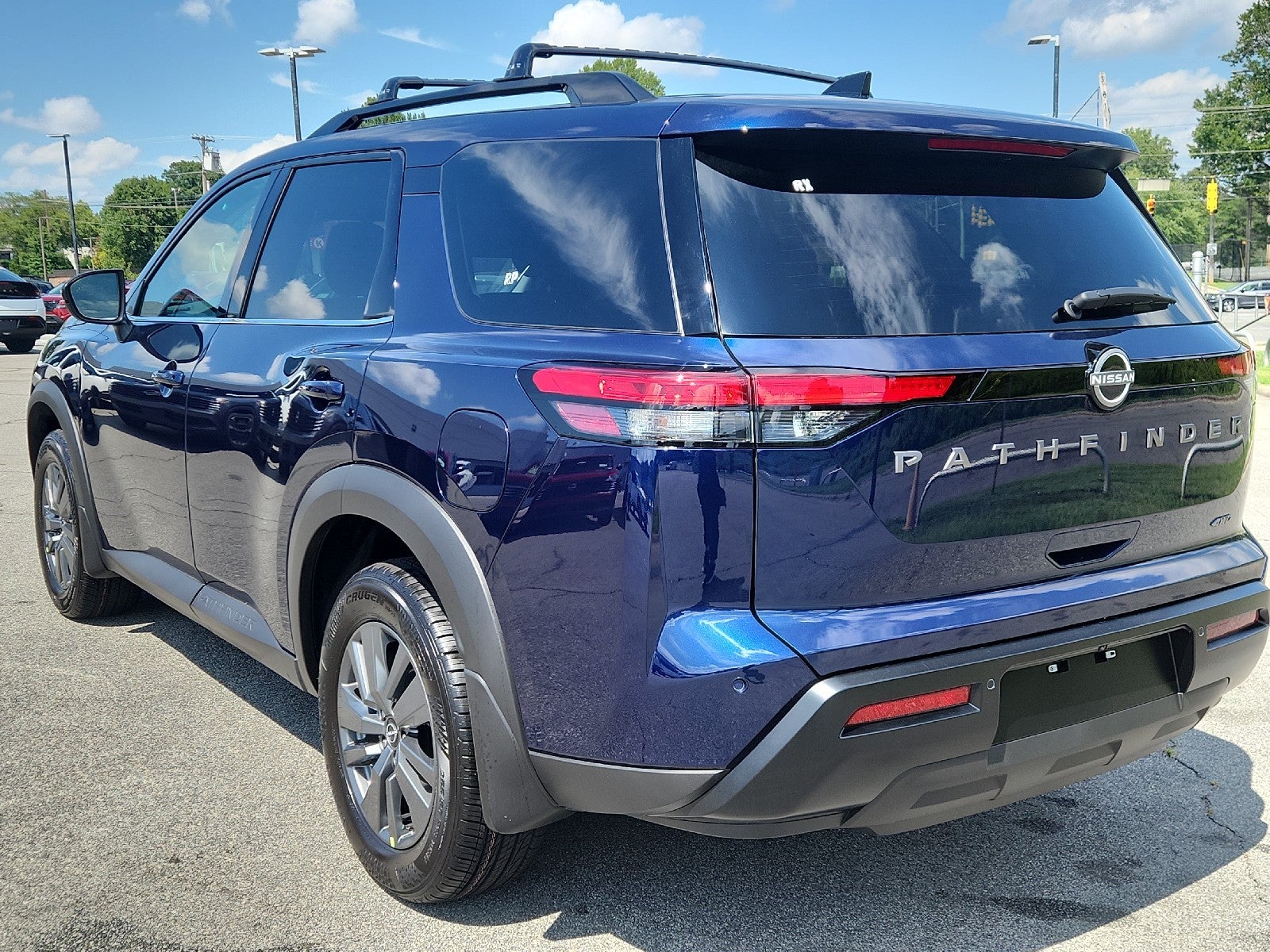 2026 Nissan Pathfinder SV