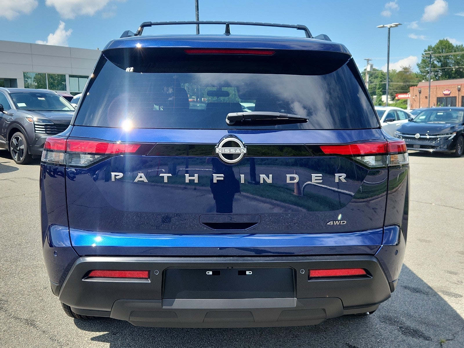 2026 Nissan Pathfinder SV