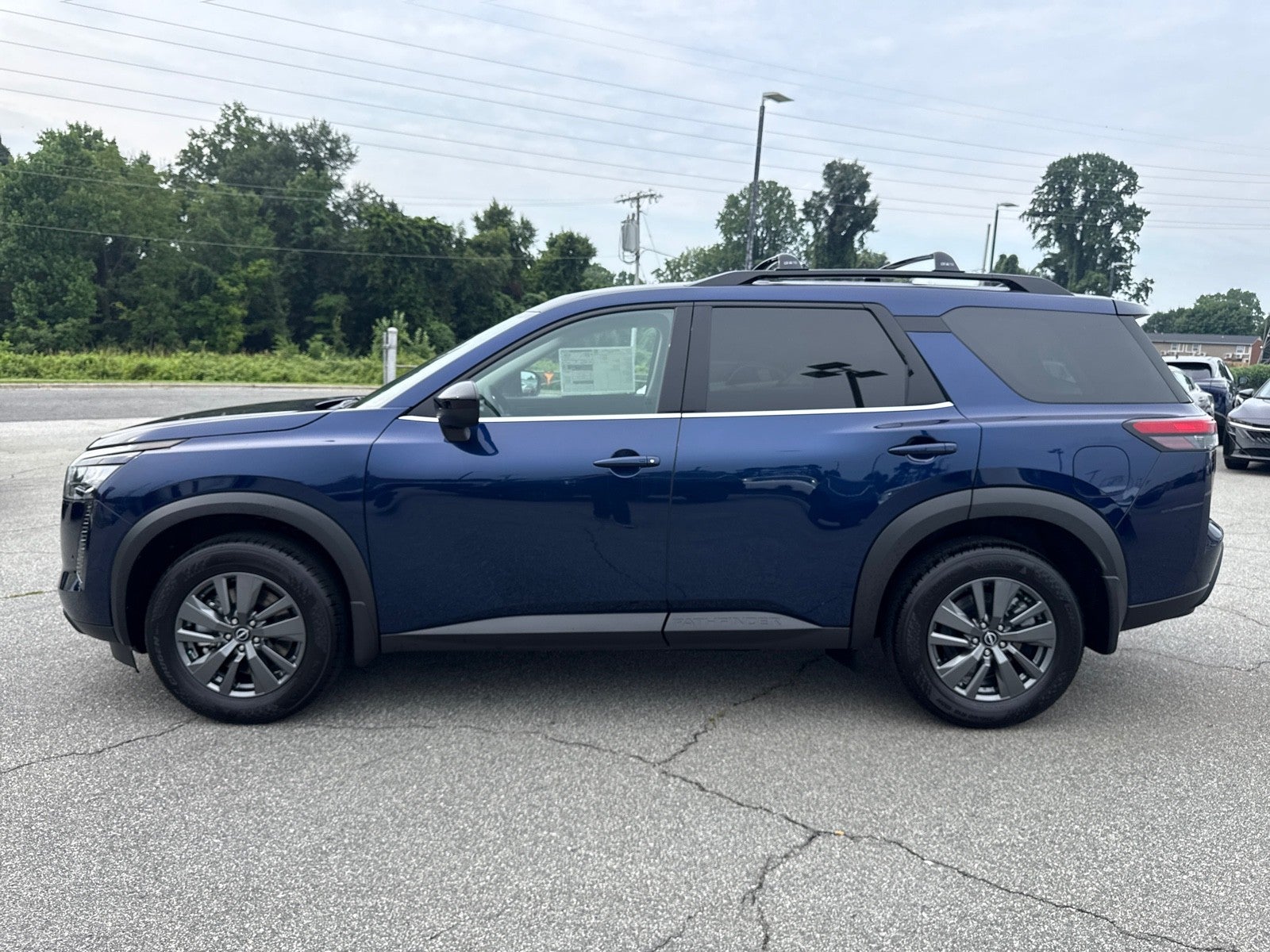 2026 Nissan Pathfinder SV