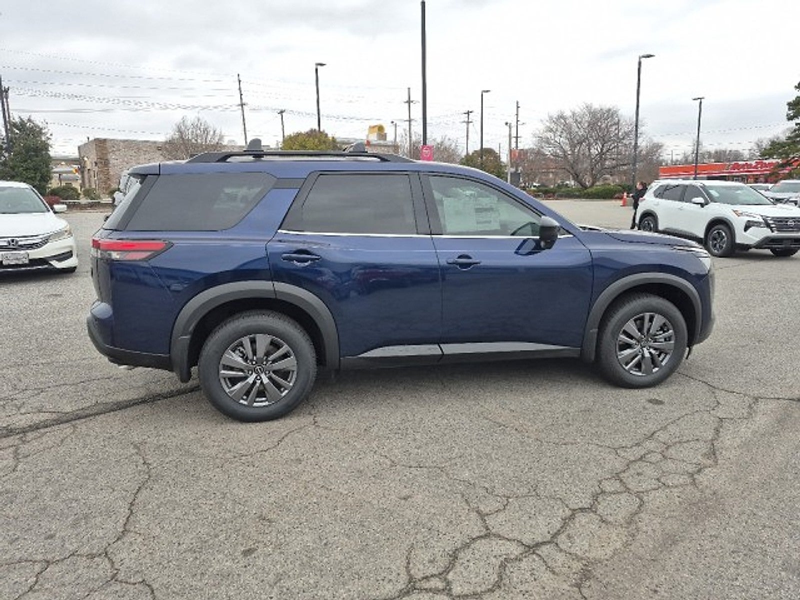 2026 Nissan Pathfinder SV