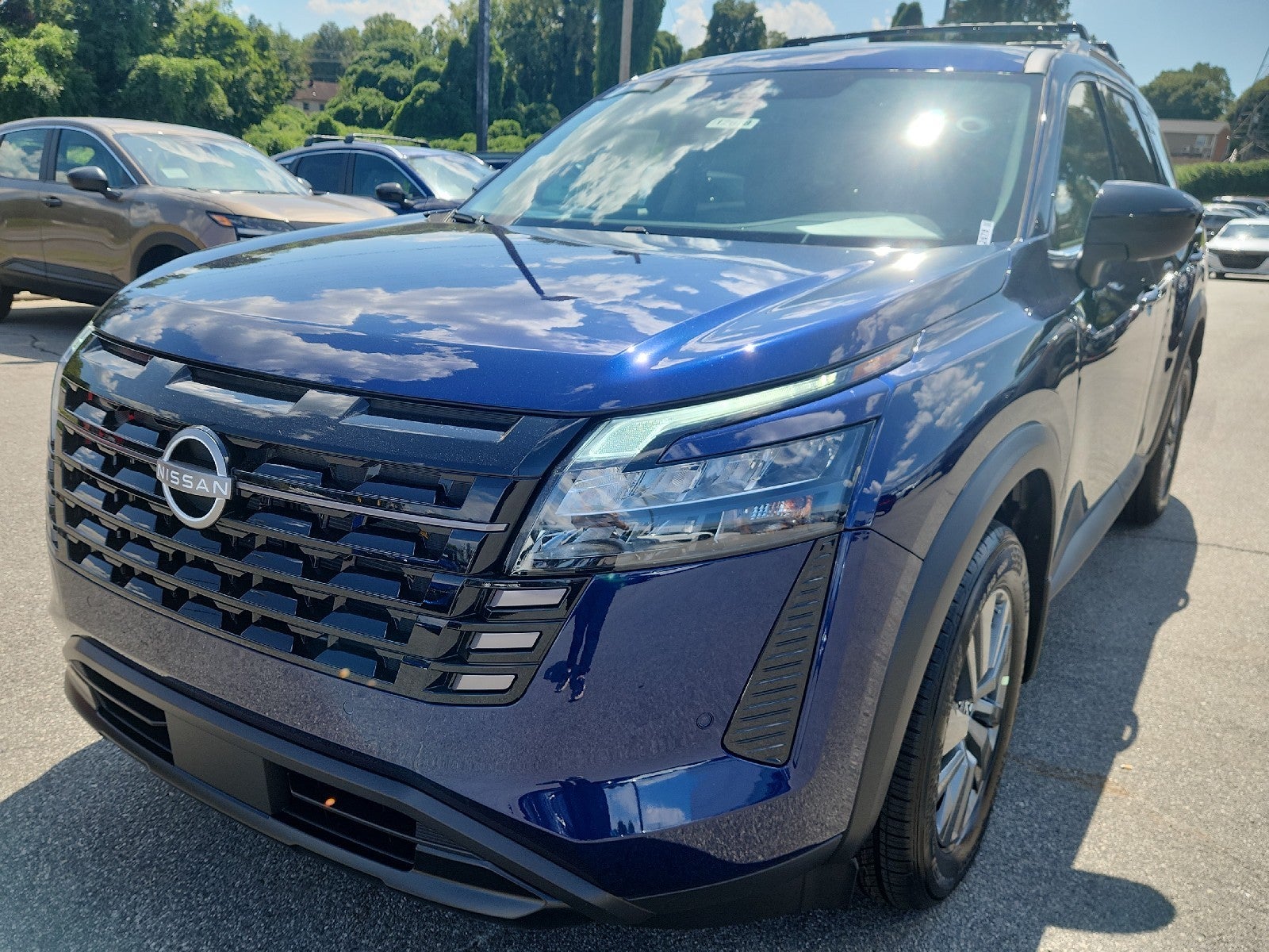 2026 Nissan Pathfinder SV