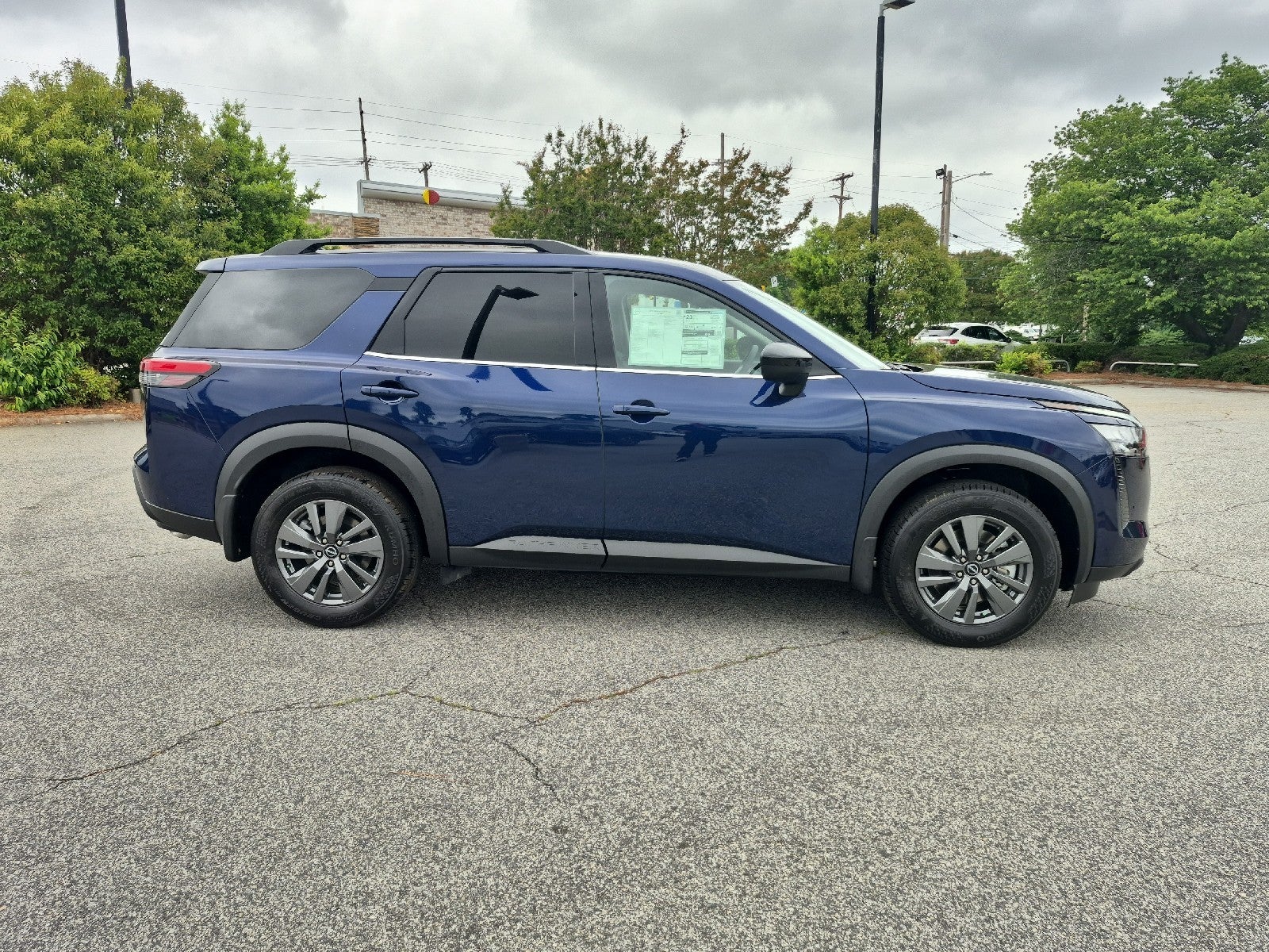 2026 Nissan Pathfinder SV