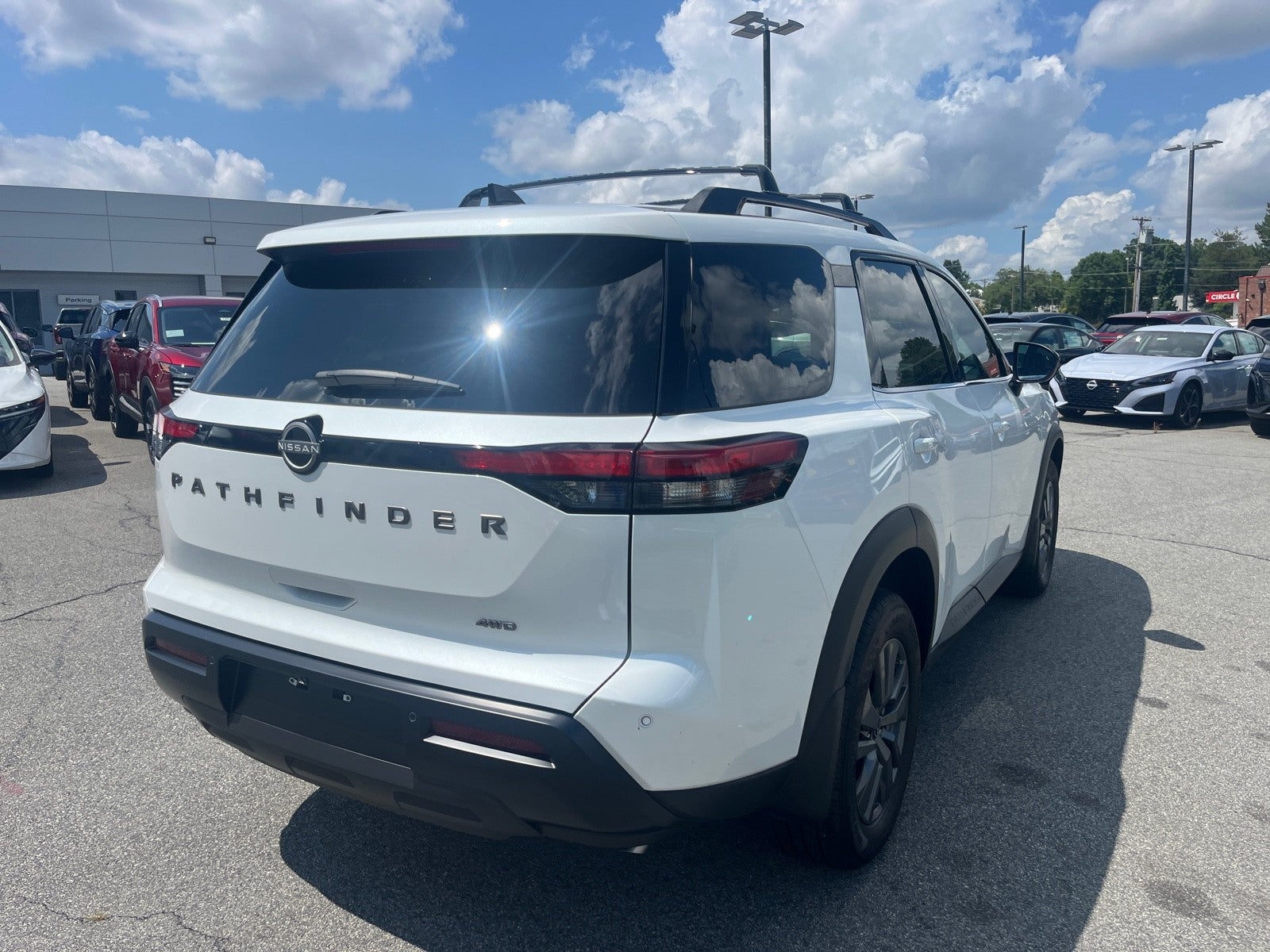 2026 Nissan Pathfinder SV