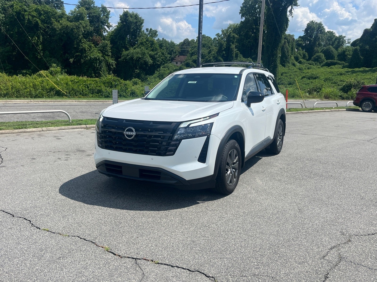 2026 Nissan Pathfinder SV
