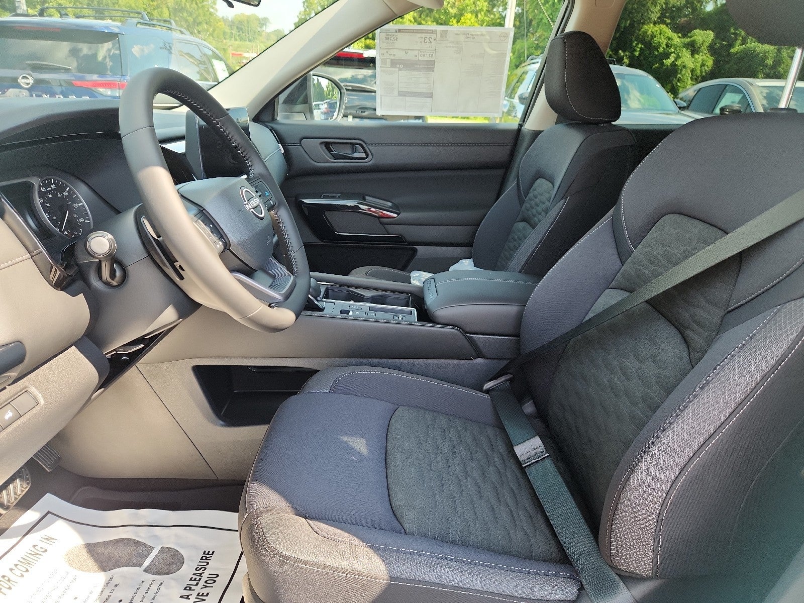 2026 Nissan Pathfinder SV