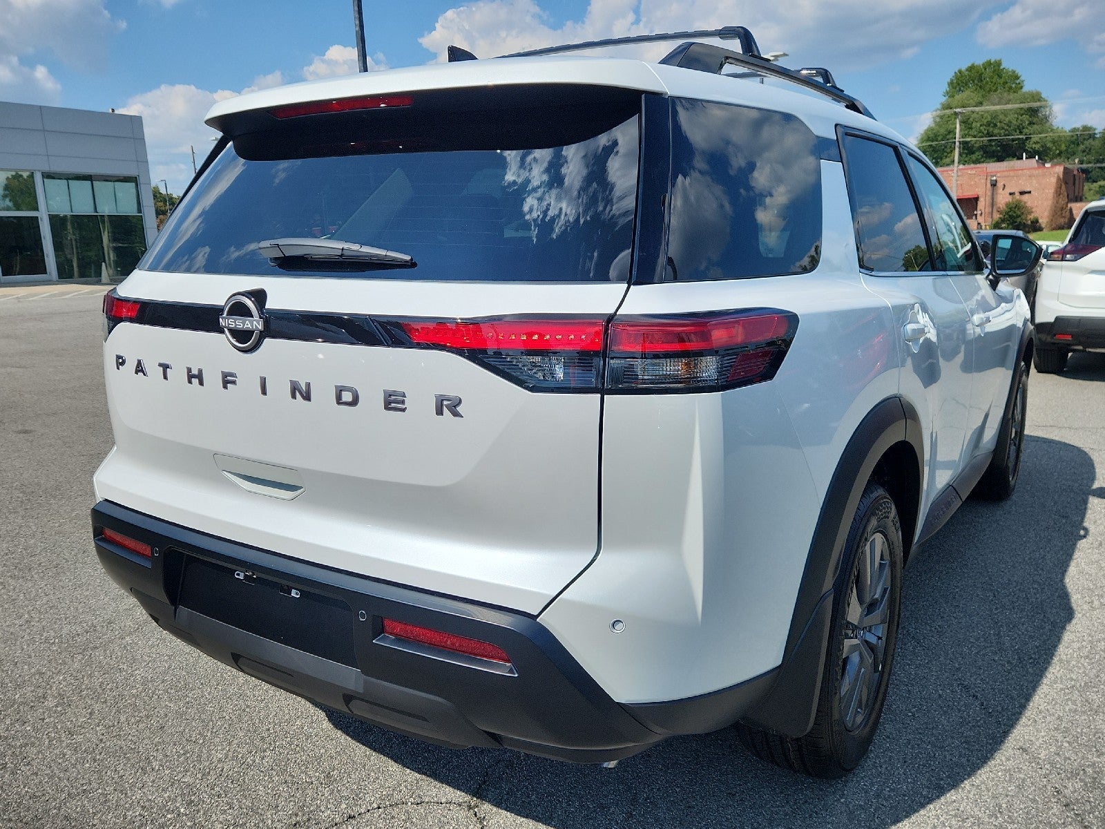2026 Nissan Pathfinder SV