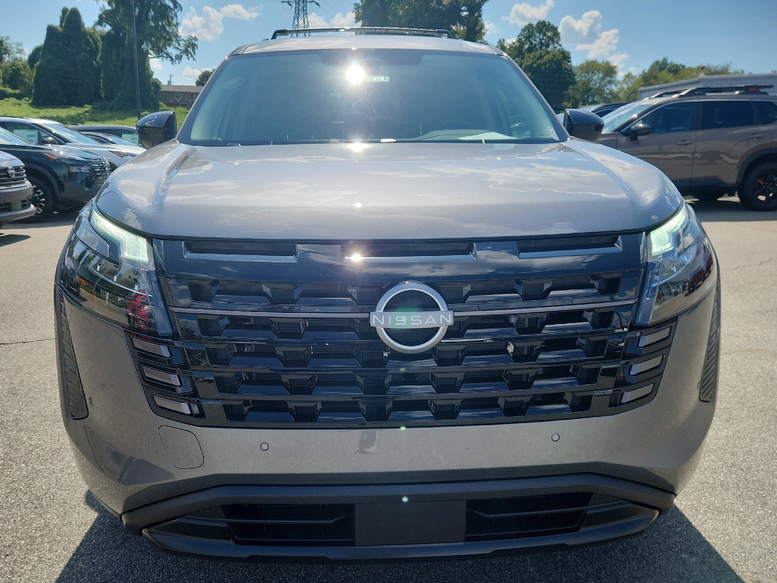 2026 Nissan Pathfinder SV
