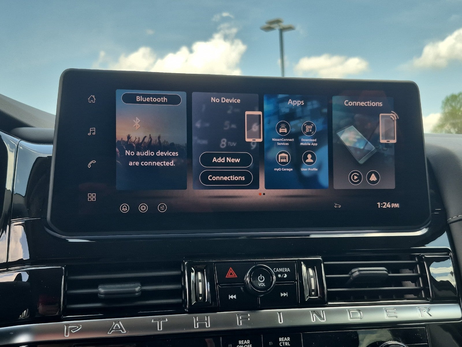 2026 Nissan Pathfinder SV