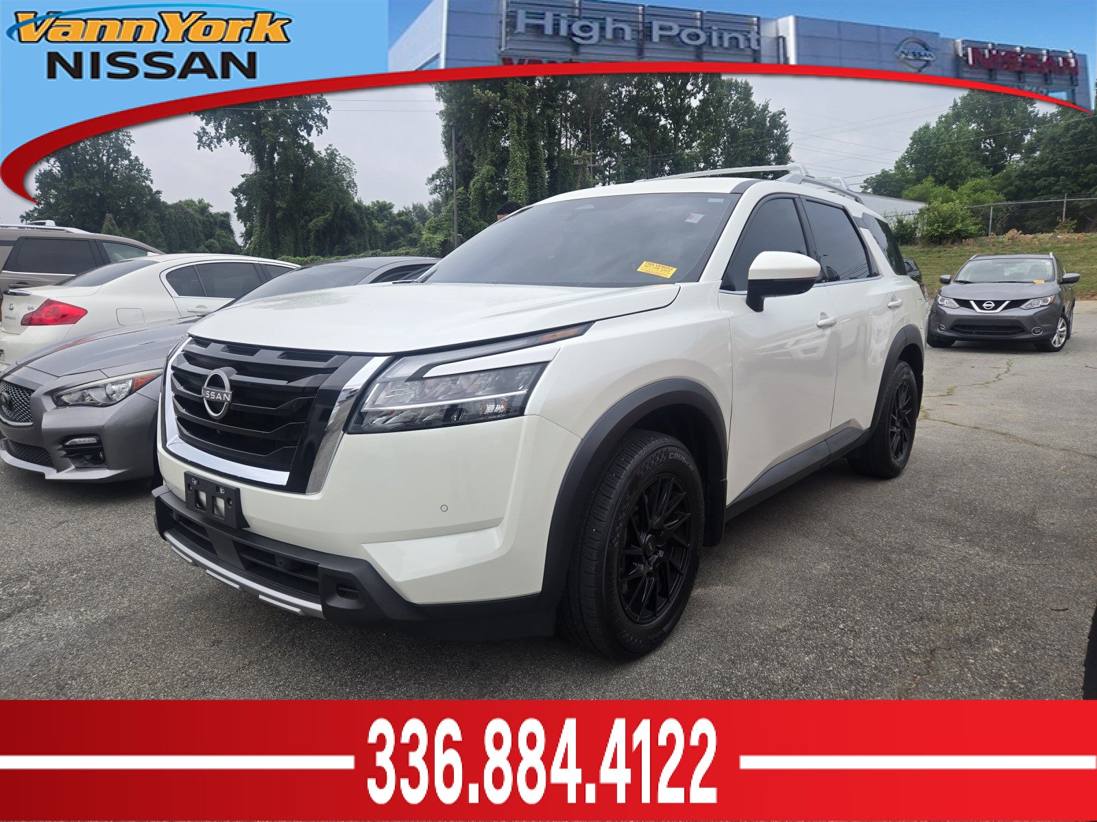 2024 Nissan Pathfinder SL