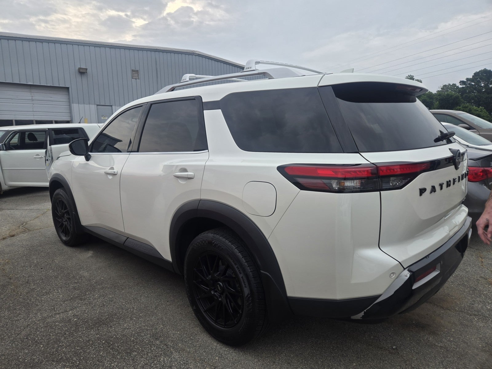 2024 Nissan Pathfinder SL