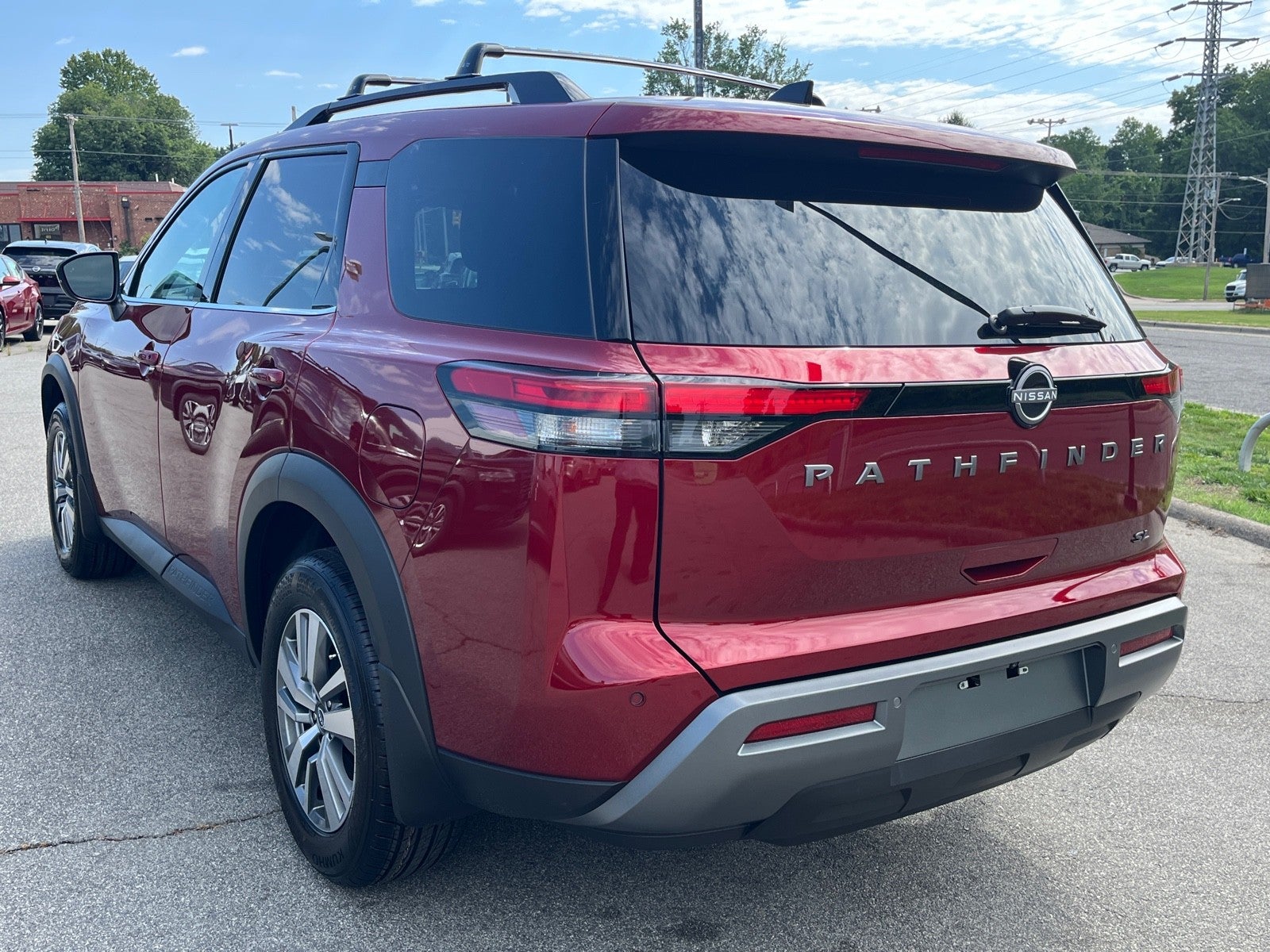 2026 Nissan Pathfinder SL