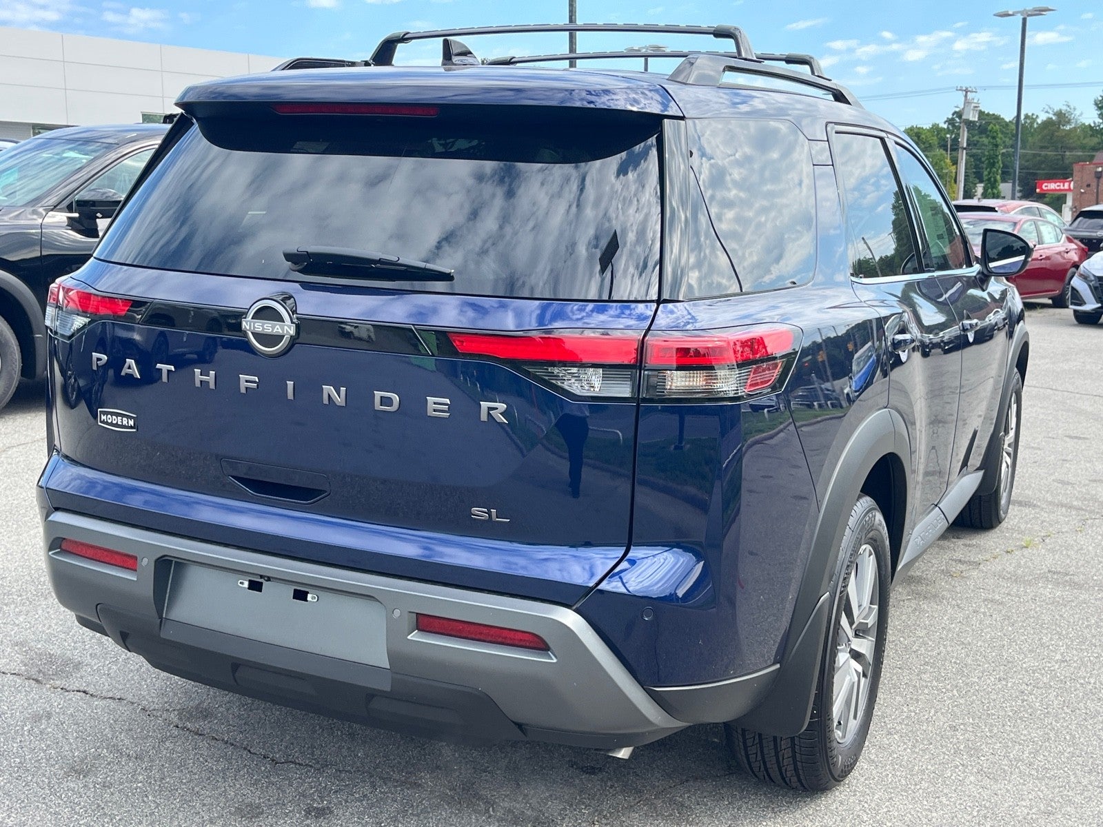 2026 Nissan Pathfinder SL
