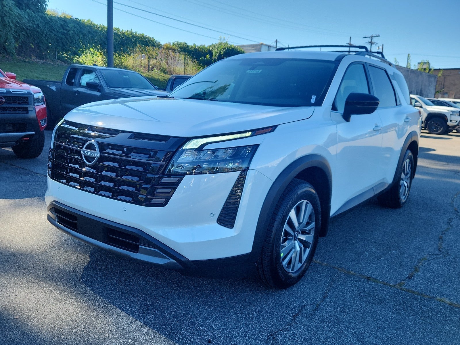 2026 Nissan Pathfinder SL