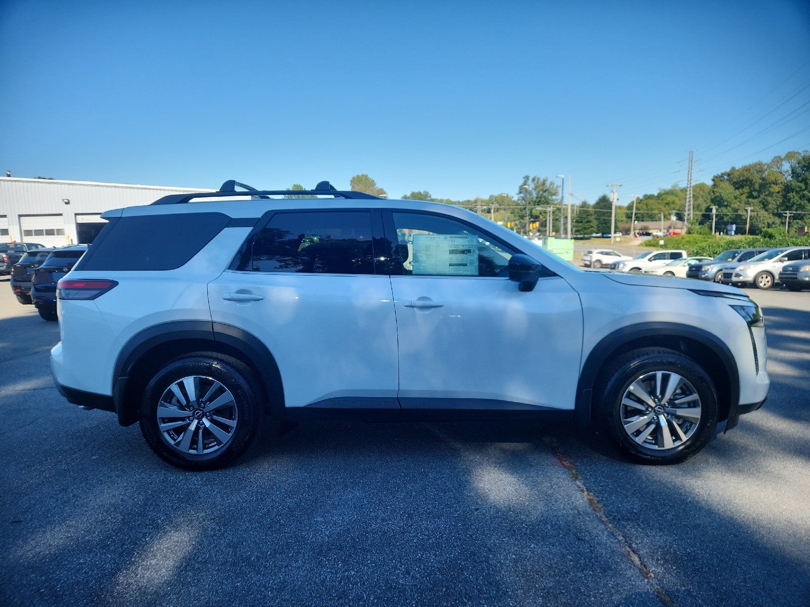 2026 Nissan Pathfinder SL