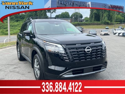 2026 Nissan Pathfinder SL