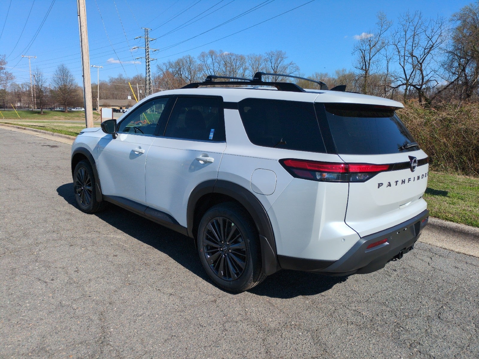 2026 Nissan Pathfinder SL