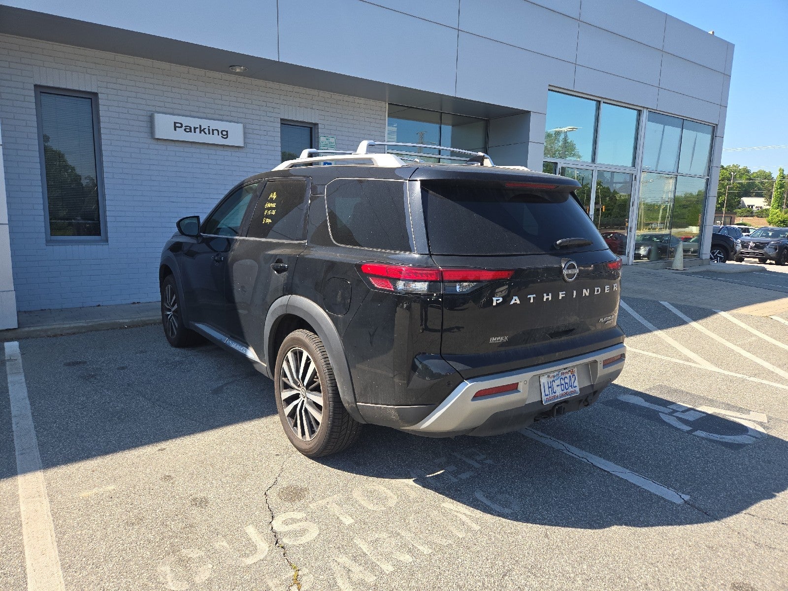 2023 Nissan Pathfinder Platinum