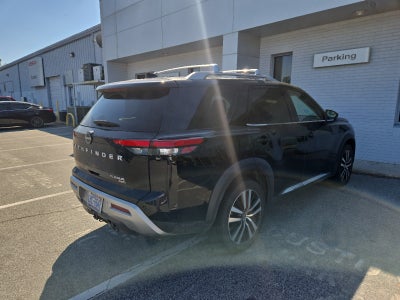 2023 Nissan Pathfinder Platinum
