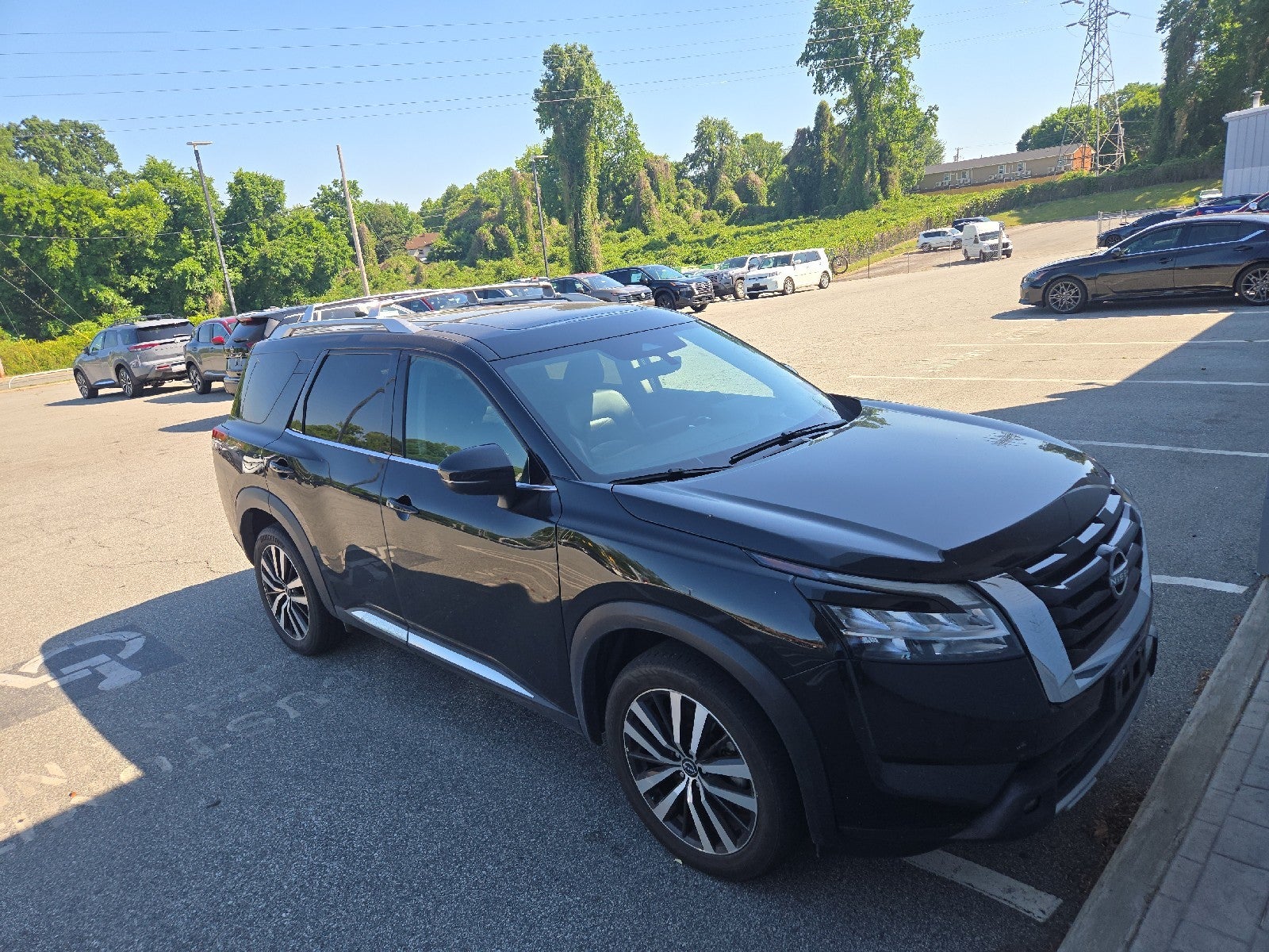 2023 Nissan Pathfinder Platinum