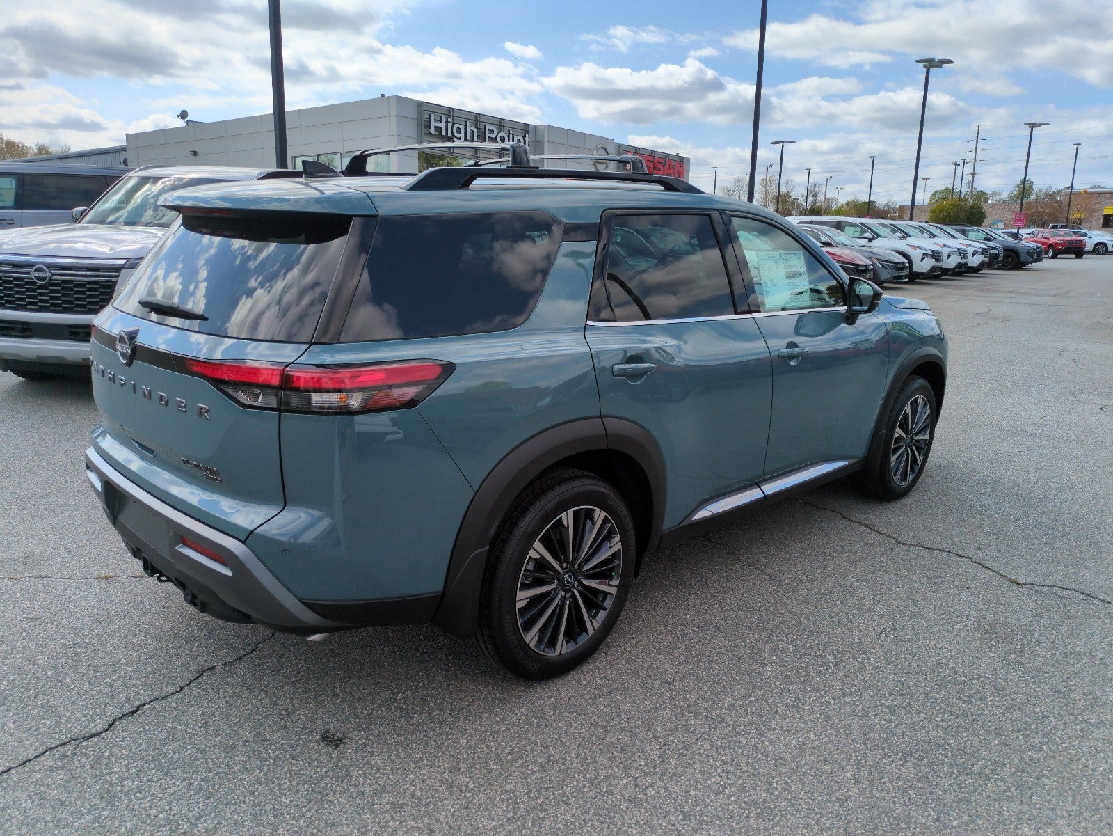 2026 Nissan Pathfinder Platinum