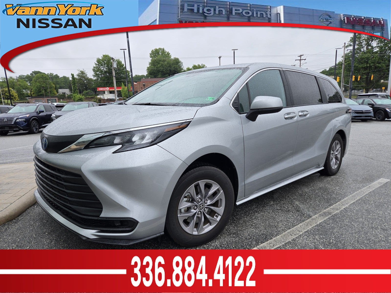 2025 Toyota Sienna LE 8-Passenger Hybrid AWD's photo