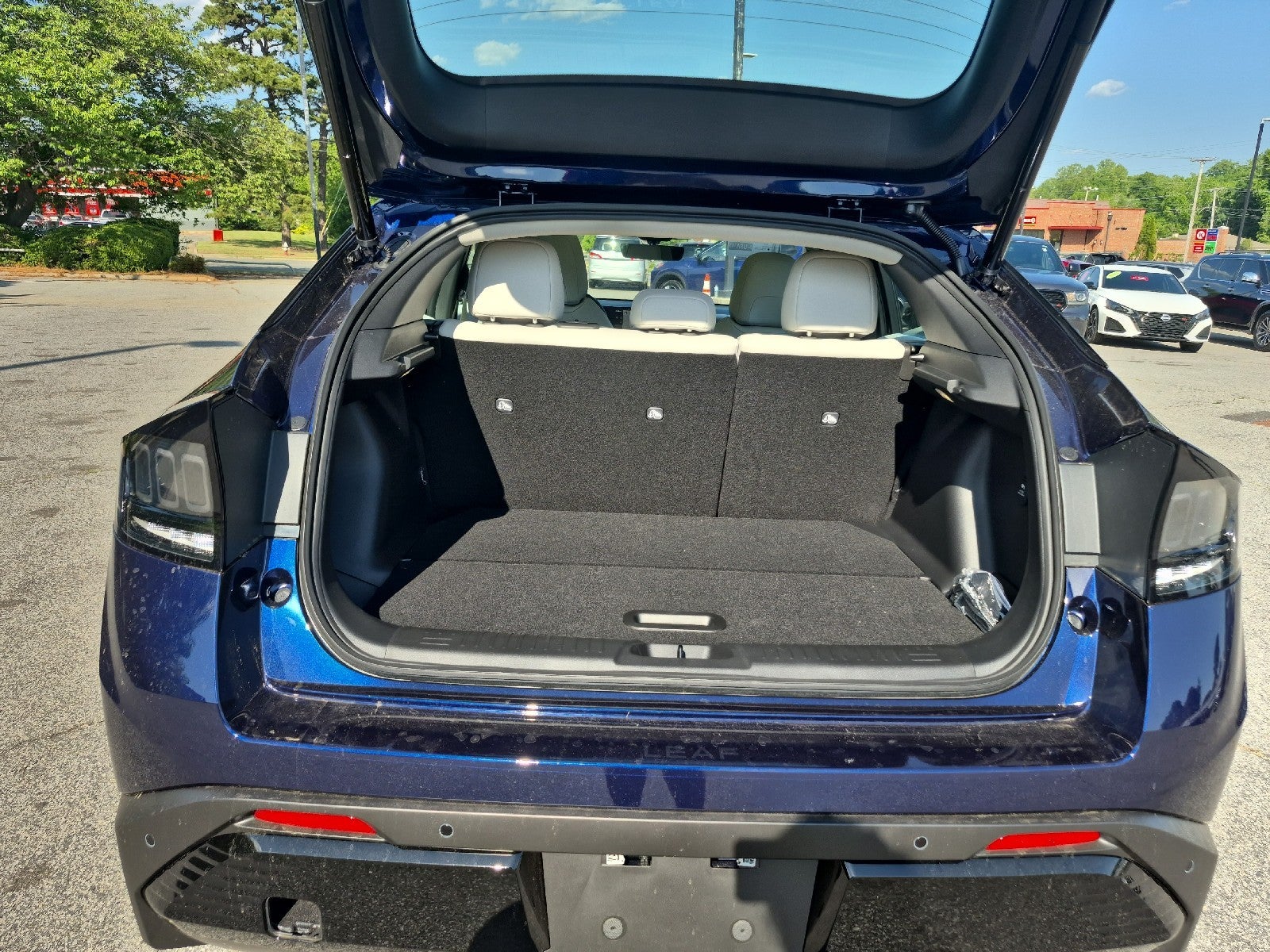 2026 Nissan LEAF Platinum+