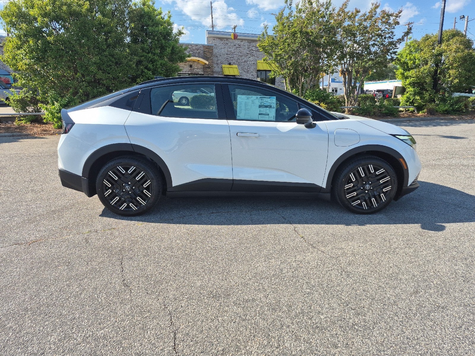 2026 Nissan LEAF Platinum+