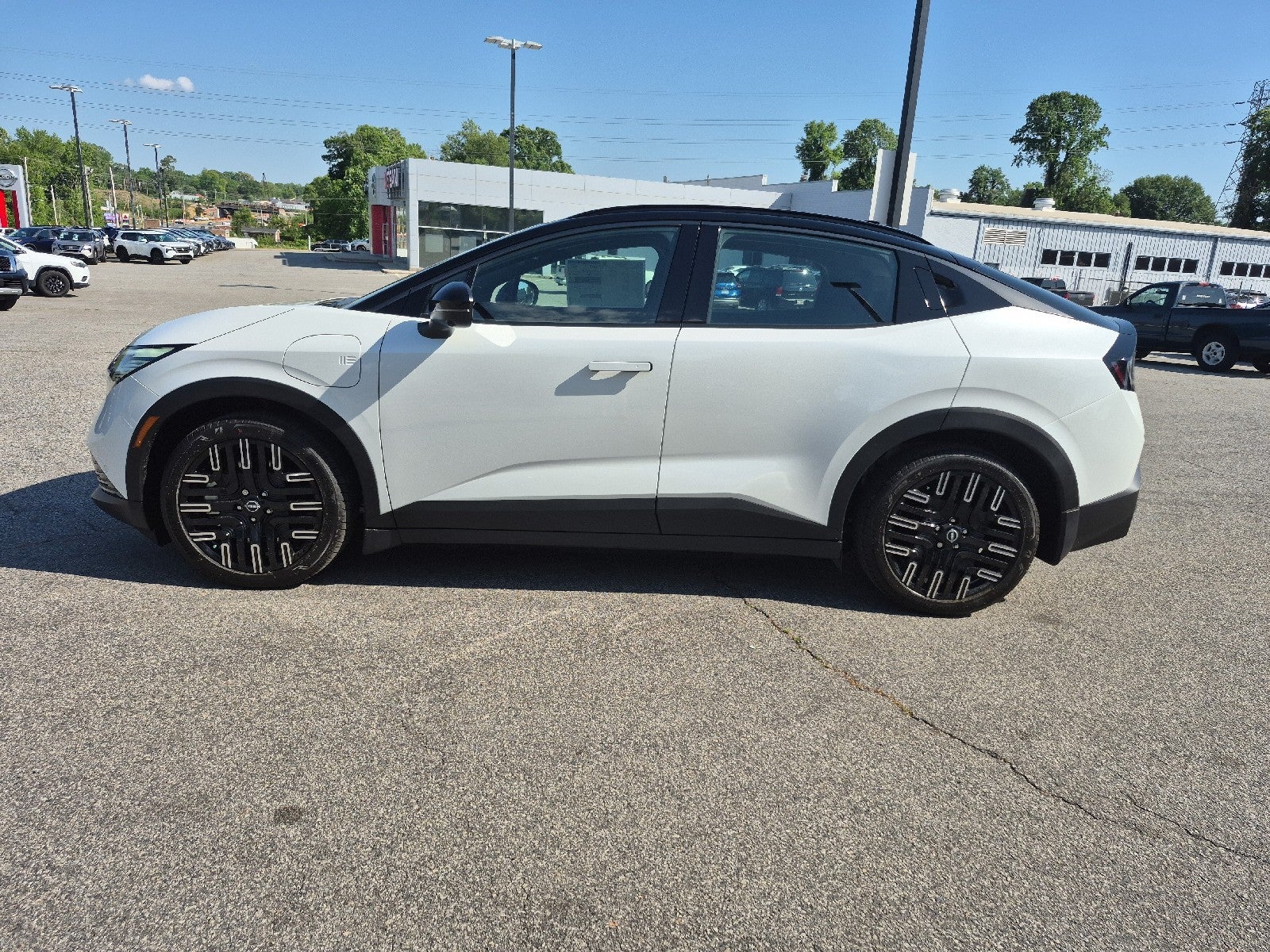2026 Nissan LEAF Platinum+