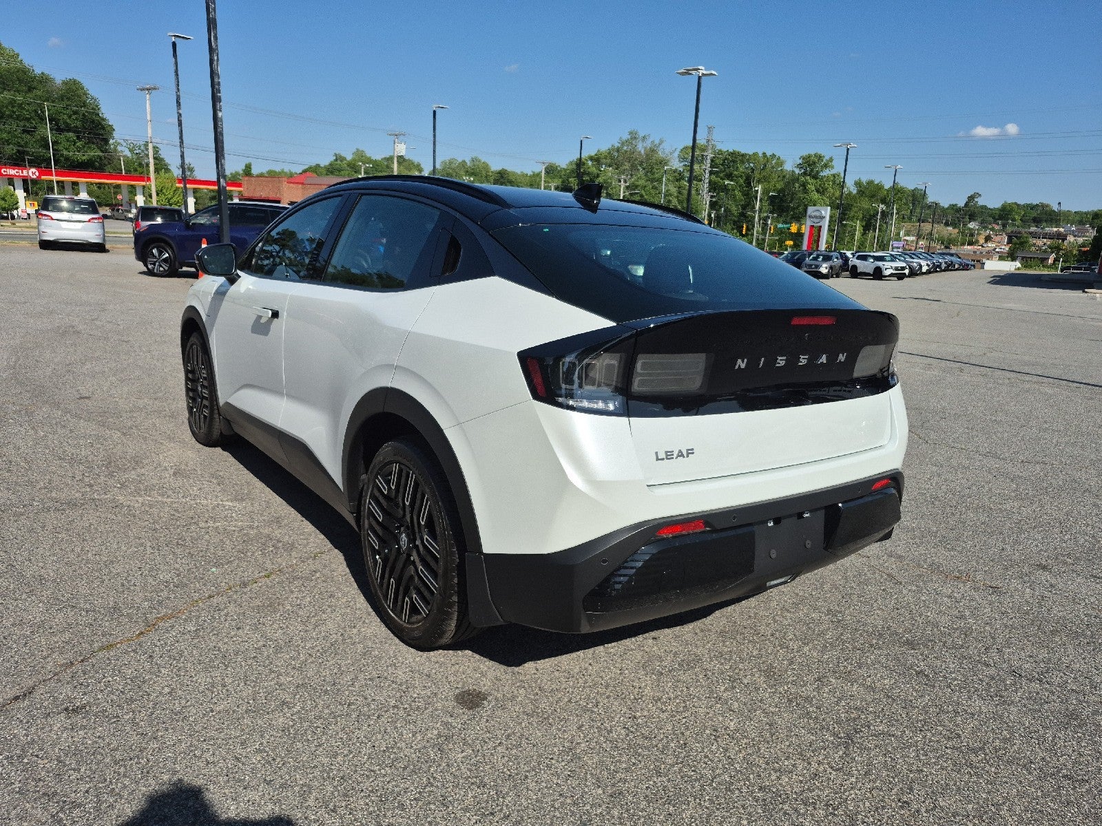 2026 Nissan LEAF Platinum+