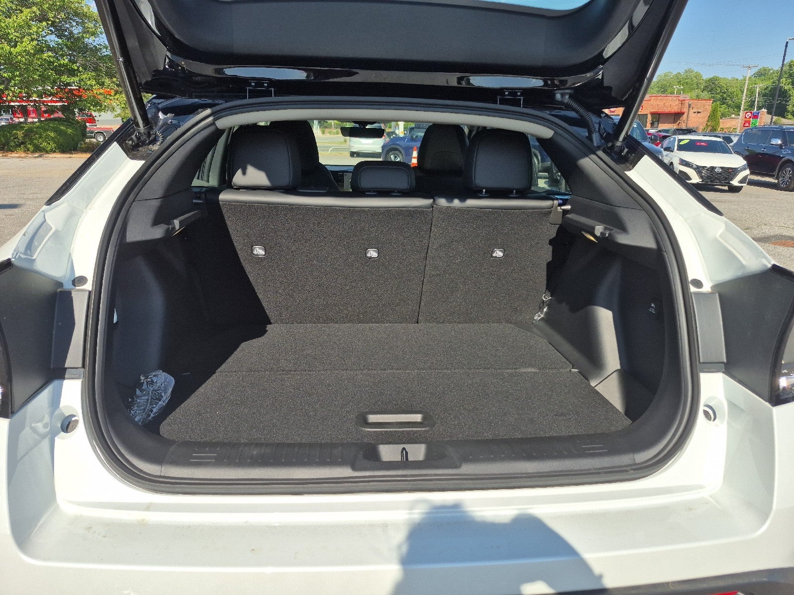 2026 Nissan LEAF Platinum+