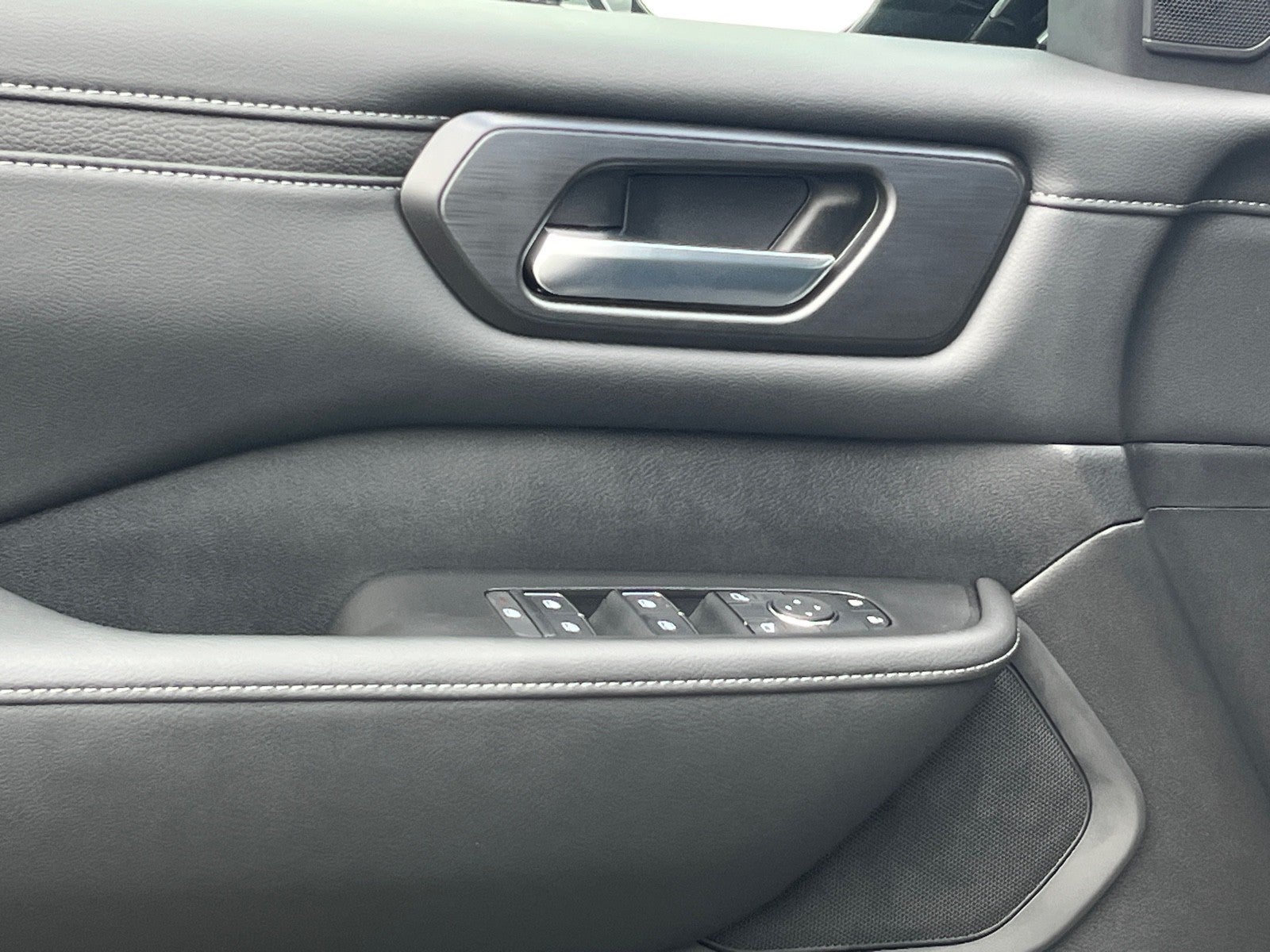 2026 Nissan Armada SV