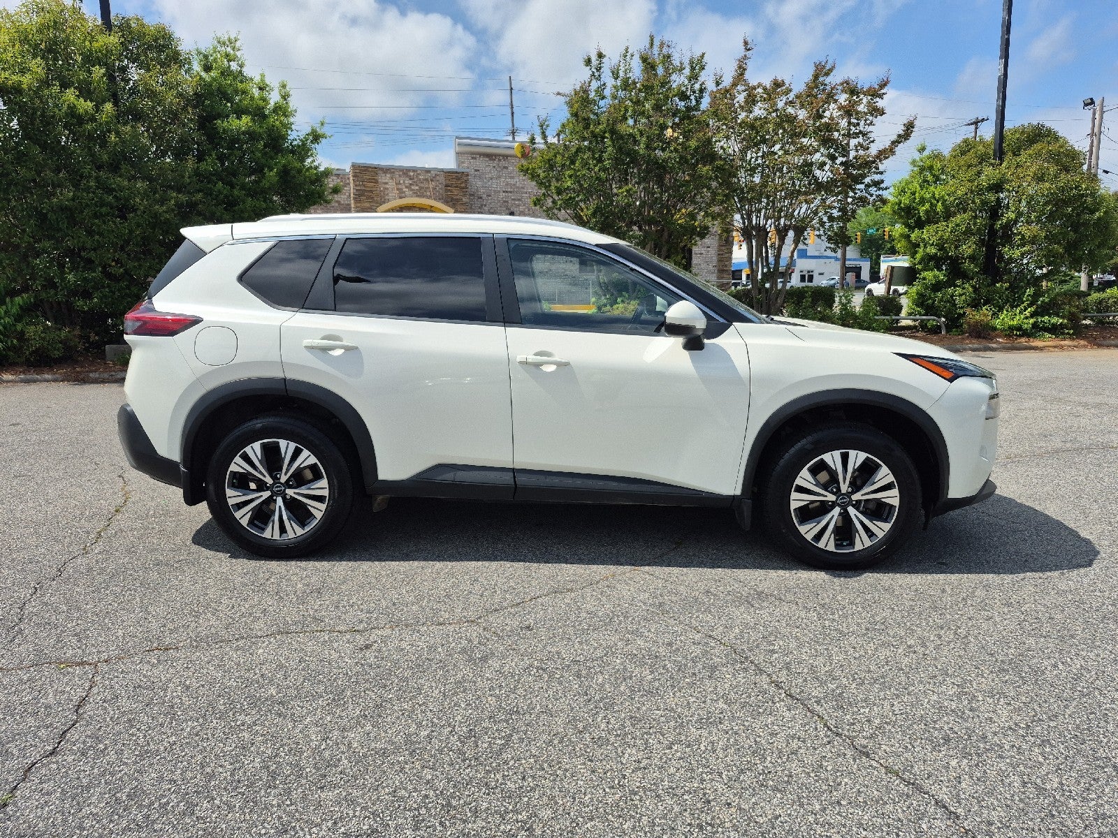 2022 Nissan Rogue SV