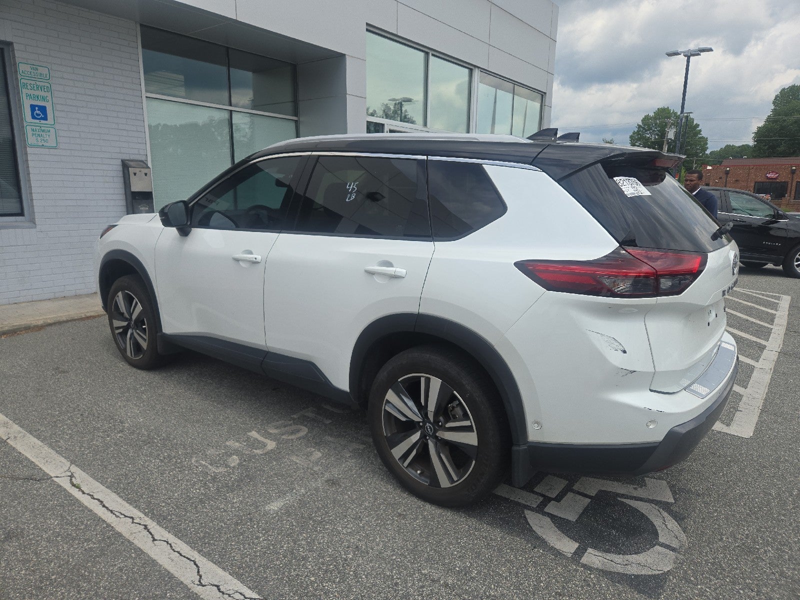 2025 Nissan Rogue SL